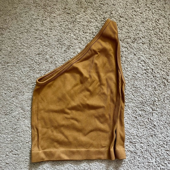 One-Shoulder Ribbed Tank - Picture 3 of 6